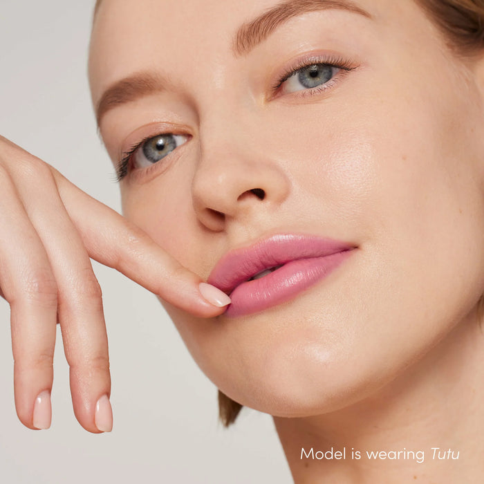 Jane Iredale ColorLuxe Hydrating Cream Lipstick (16 shades)
